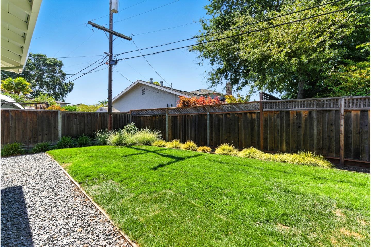 Detail Gallery Image 45 of 56 For 2020 Helena Way, Redwood City,  CA 94061 - 4 Beds | 2 Baths