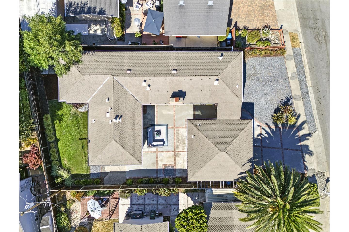 Detail Gallery Image 51 of 56 For 2020 Helena Way, Redwood City,  CA 94061 - 4 Beds | 2 Baths