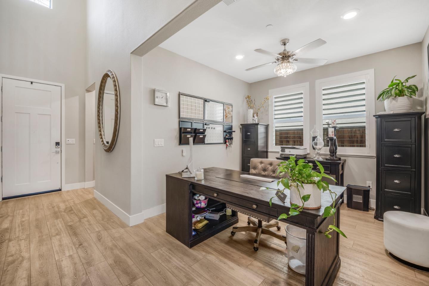 Detail Gallery Image 11 of 36 For 6990 Spumante Way, Gilroy,  CA 95020 - 4 Beds | 3 Baths