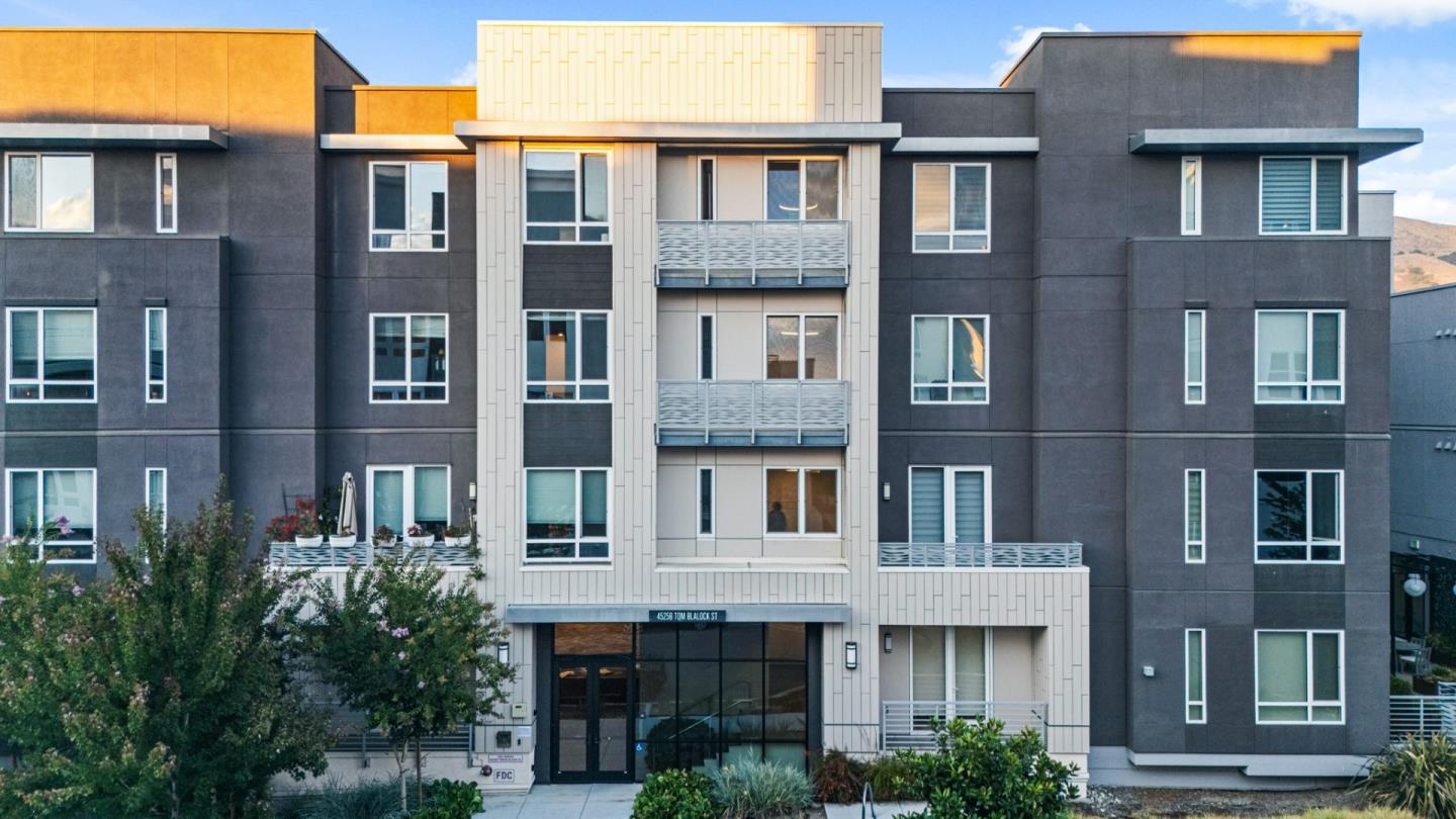 Detail Gallery Image 3 of 85 For 45258 Tom Blalock St #303,  Fremont,  CA 94539 - 2 Beds | 2/1 Baths