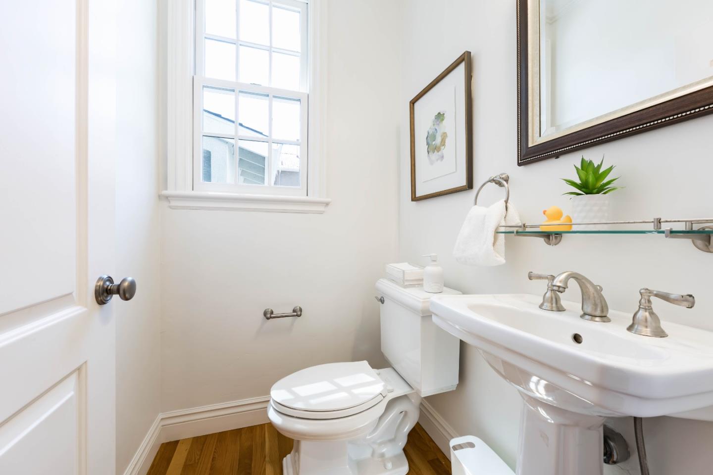 Detail Gallery Image 11 of 19 For 11722 Putter Way, Los Altos,  CA 94024 - 3 Beds | 2/1 Baths
