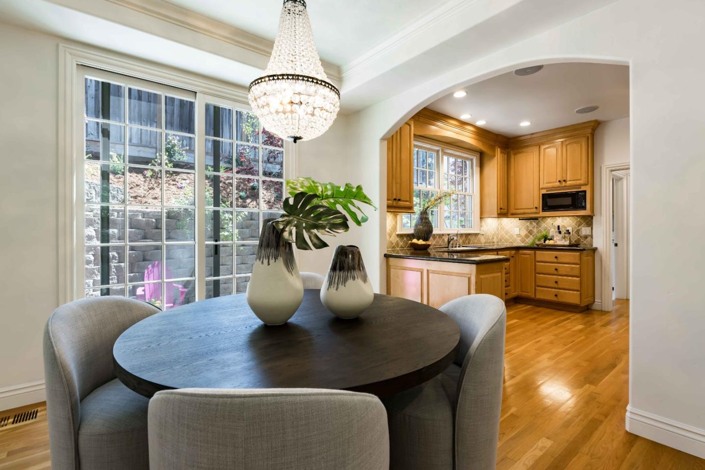 Detail Gallery Image 5 of 19 For 11722 Putter Way, Los Altos,  CA 94024 - 3 Beds | 2/1 Baths