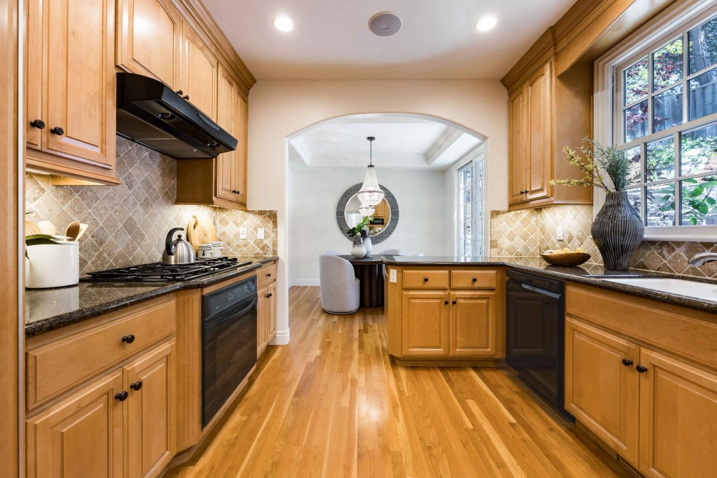 Detail Gallery Image 9 of 19 For 11722 Putter Way, Los Altos,  CA 94024 - 3 Beds | 2/1 Baths