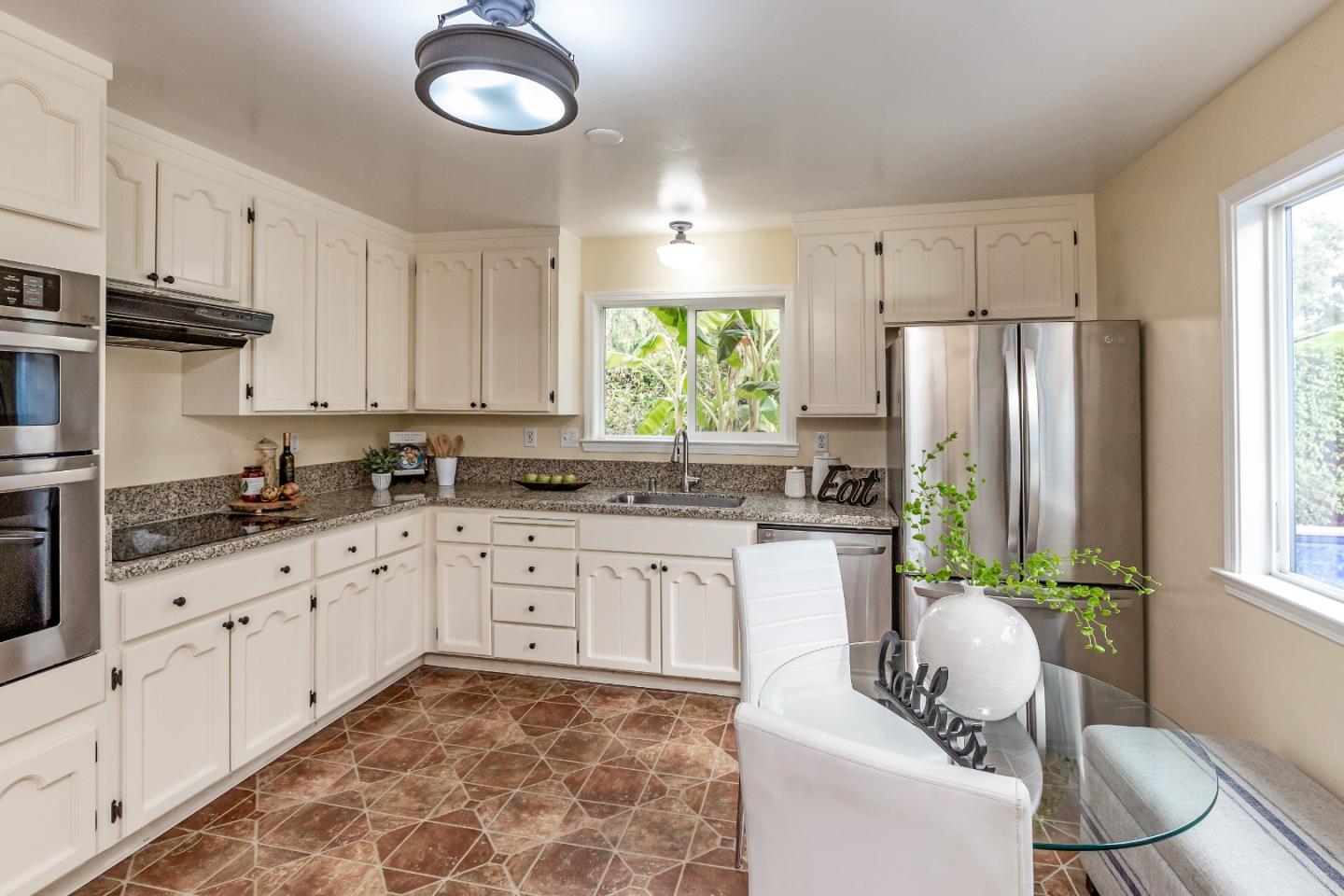 Detail Gallery Image 12 of 32 For 12467 Creekview Ct, San Martin,  CA 95046 - 4 Beds | 3 Baths