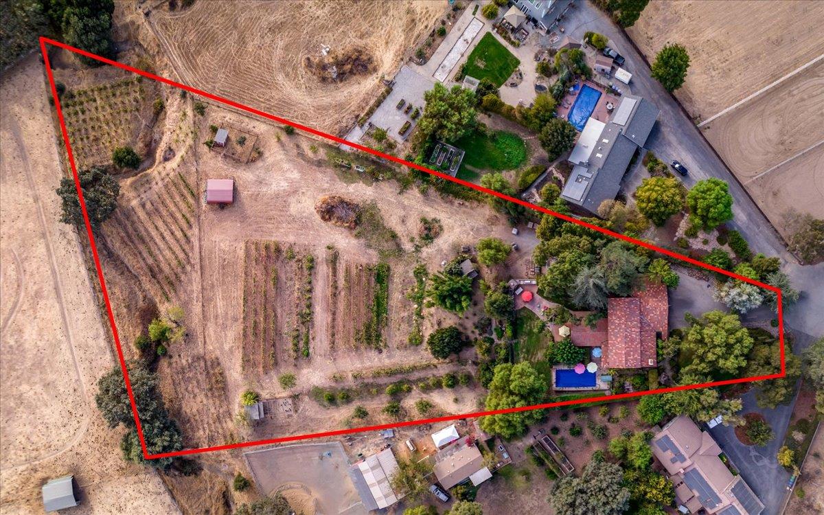 Detail Gallery Image 31 of 32 For 12467 Creekview Ct, San Martin,  CA 95046 - 4 Beds | 3 Baths