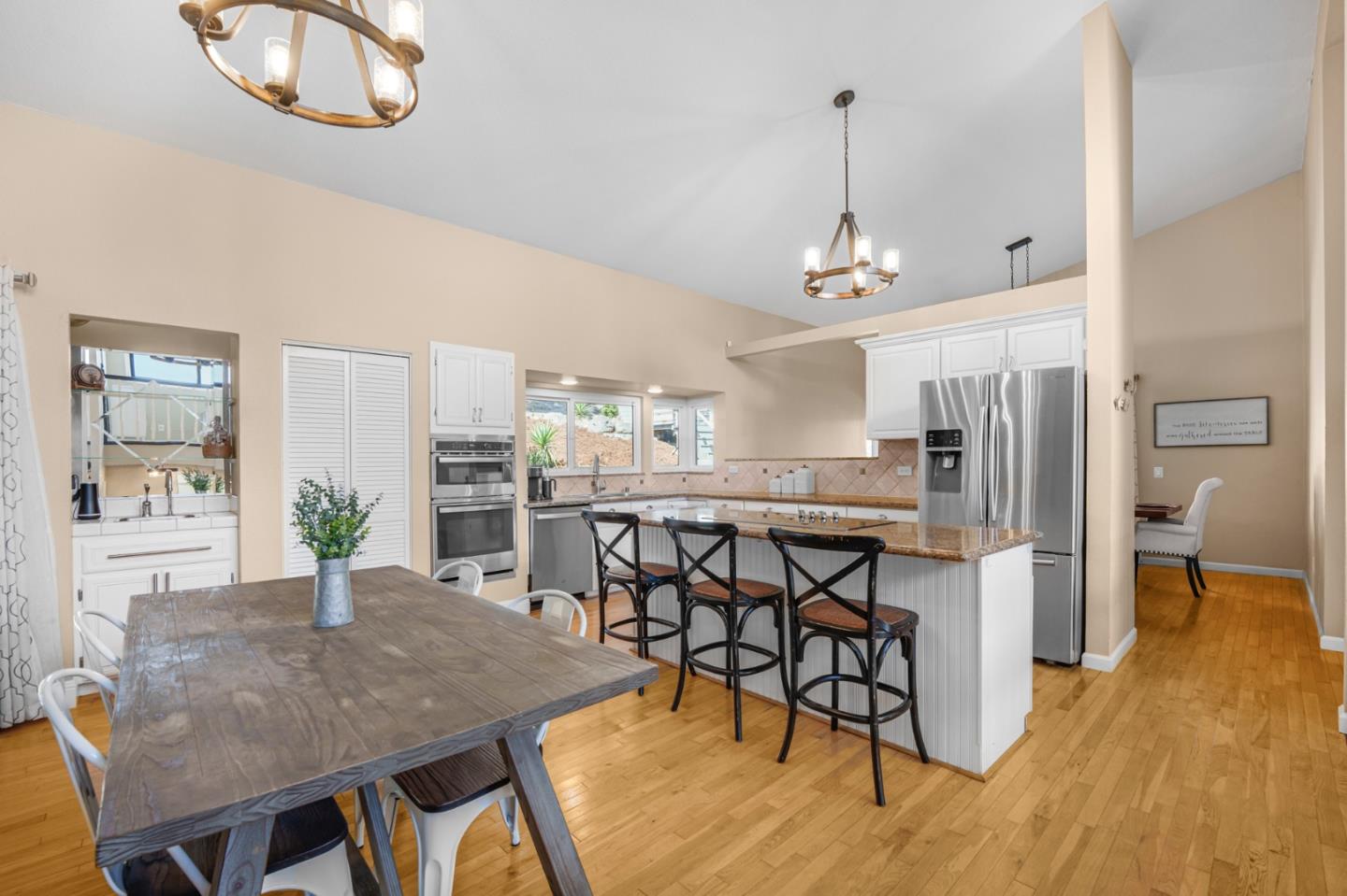 Detail Gallery Image 10 of 45 For 1620 Welburn Ave, Gilroy,  CA 95020 - 3 Beds | 2/1 Baths