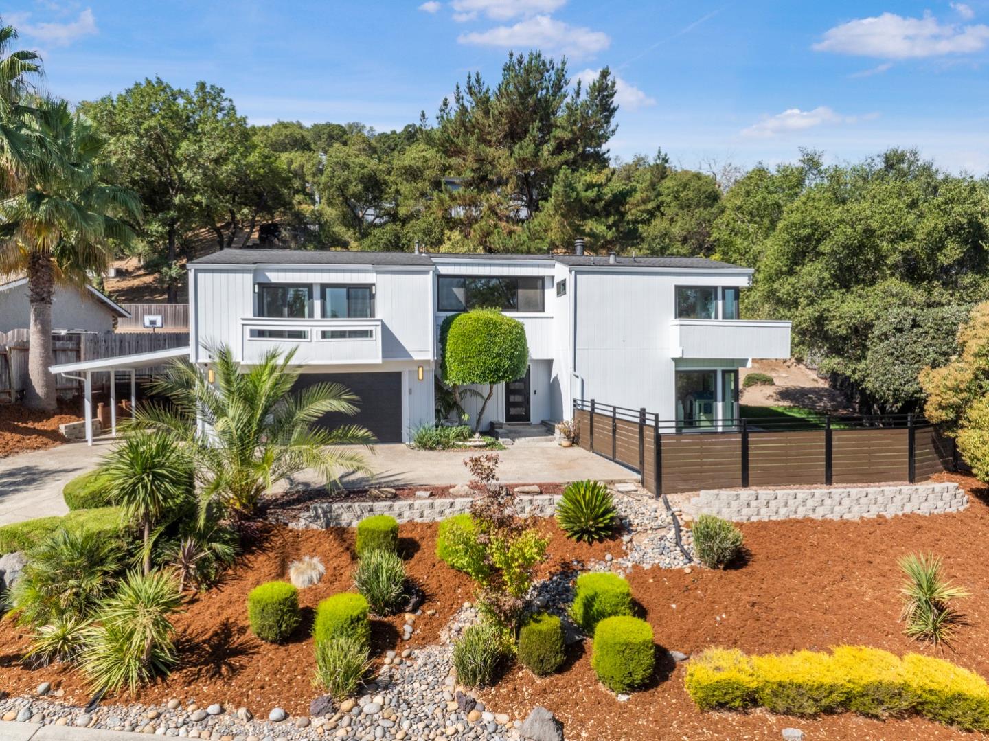 Detail Gallery Image 2 of 45 For 1620 Welburn Ave, Gilroy,  CA 95020 - 3 Beds | 2/1 Baths