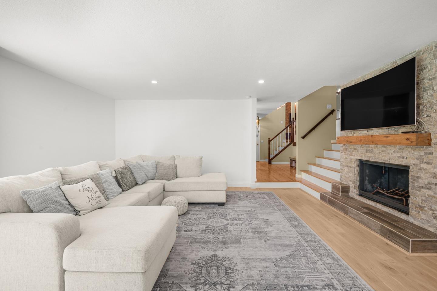 Detail Gallery Image 7 of 45 For 1620 Welburn Ave, Gilroy,  CA 95020 - 3 Beds | 2/1 Baths
