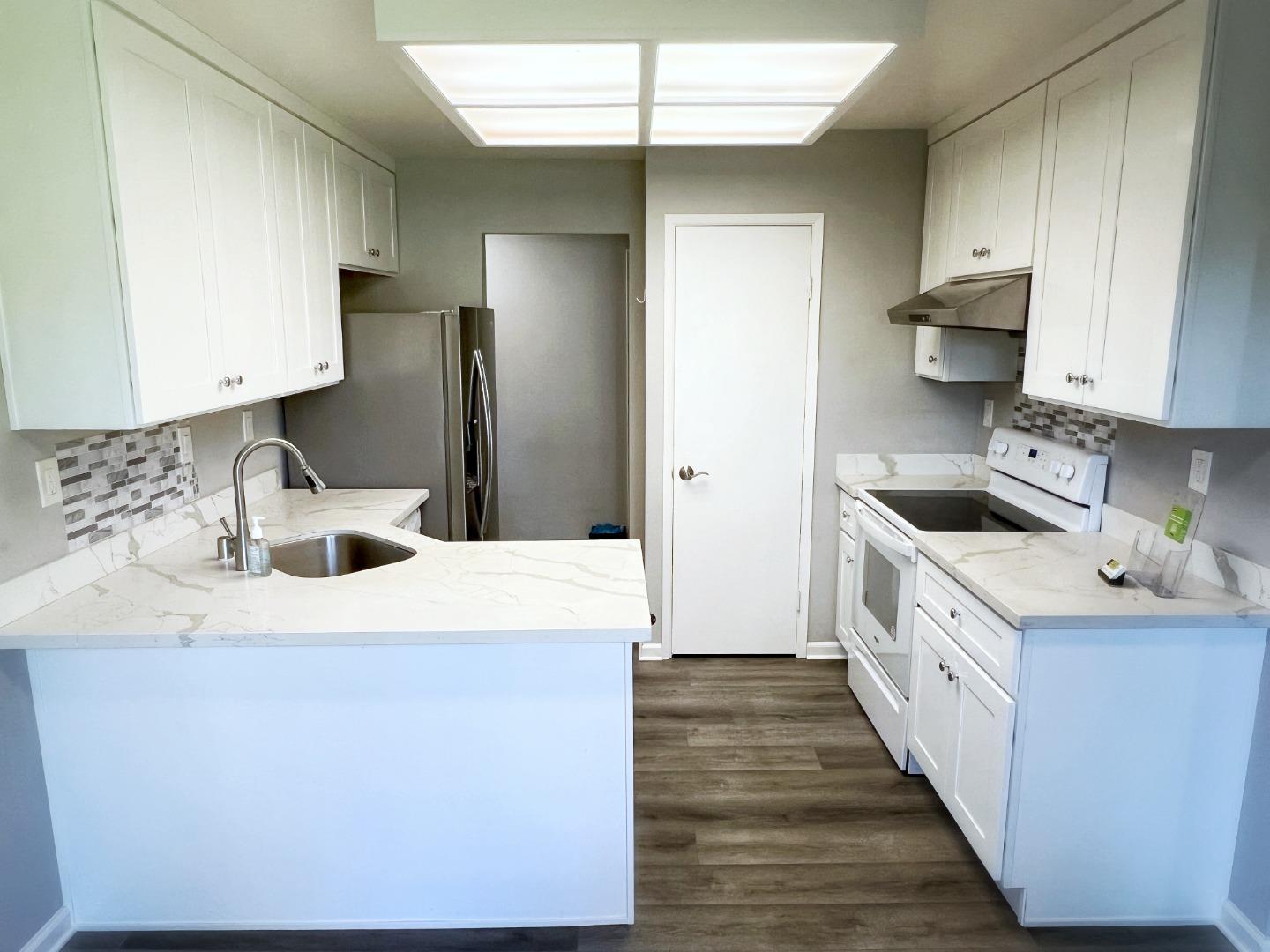 Detail Gallery Image 4 of 30 For 2599 Easton Ln #108,  San Jose,  CA 95133 - 2 Beds | 2 Baths