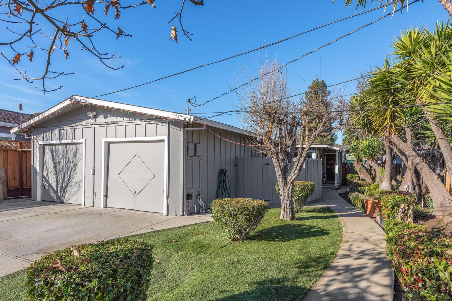 Detail Gallery Image 4 of 14 For 1005 Jones Ct, Redwood City,  CA 94063 - – Beds | – Baths