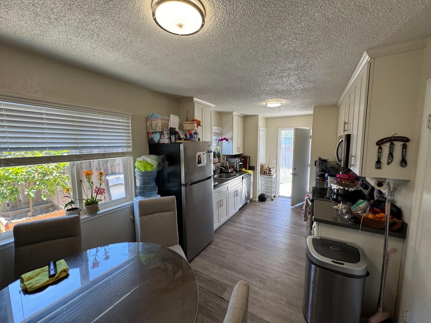 Detail Gallery Image 9 of 14 For 1005 Jones Ct, Redwood City,  CA 94063 - – Beds | – Baths