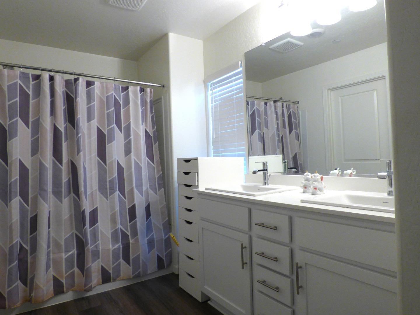 Detail Gallery Image 13 of 17 For 510 Perkins Rd, Madera,  CA 93637 - 4 Beds | 3 Baths