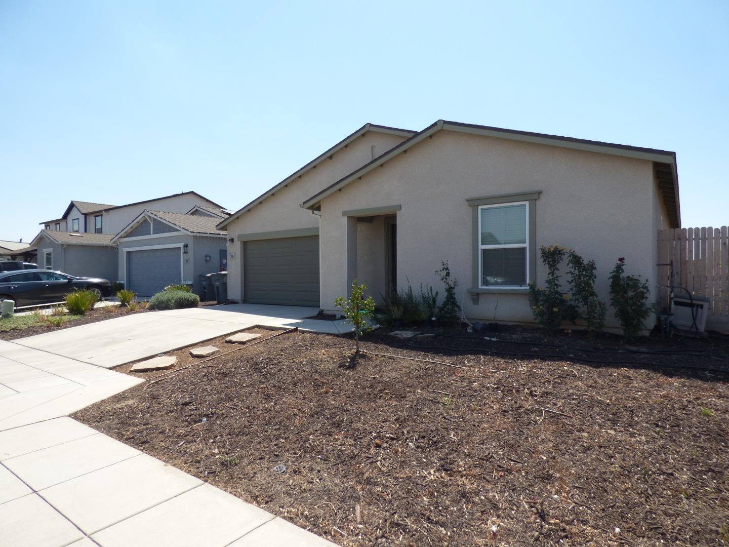 Detail Gallery Image 2 of 17 For 510 Perkins Rd, Madera,  CA 93637 - 4 Beds | 3 Baths