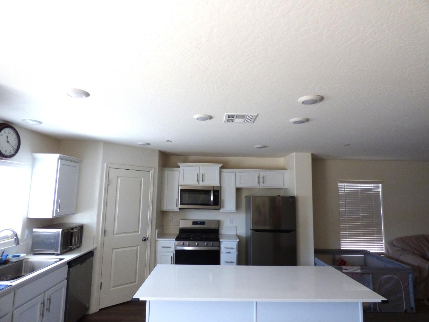 Detail Gallery Image 6 of 17 For 510 Perkins Rd, Madera,  CA 93637 - 4 Beds | 3 Baths