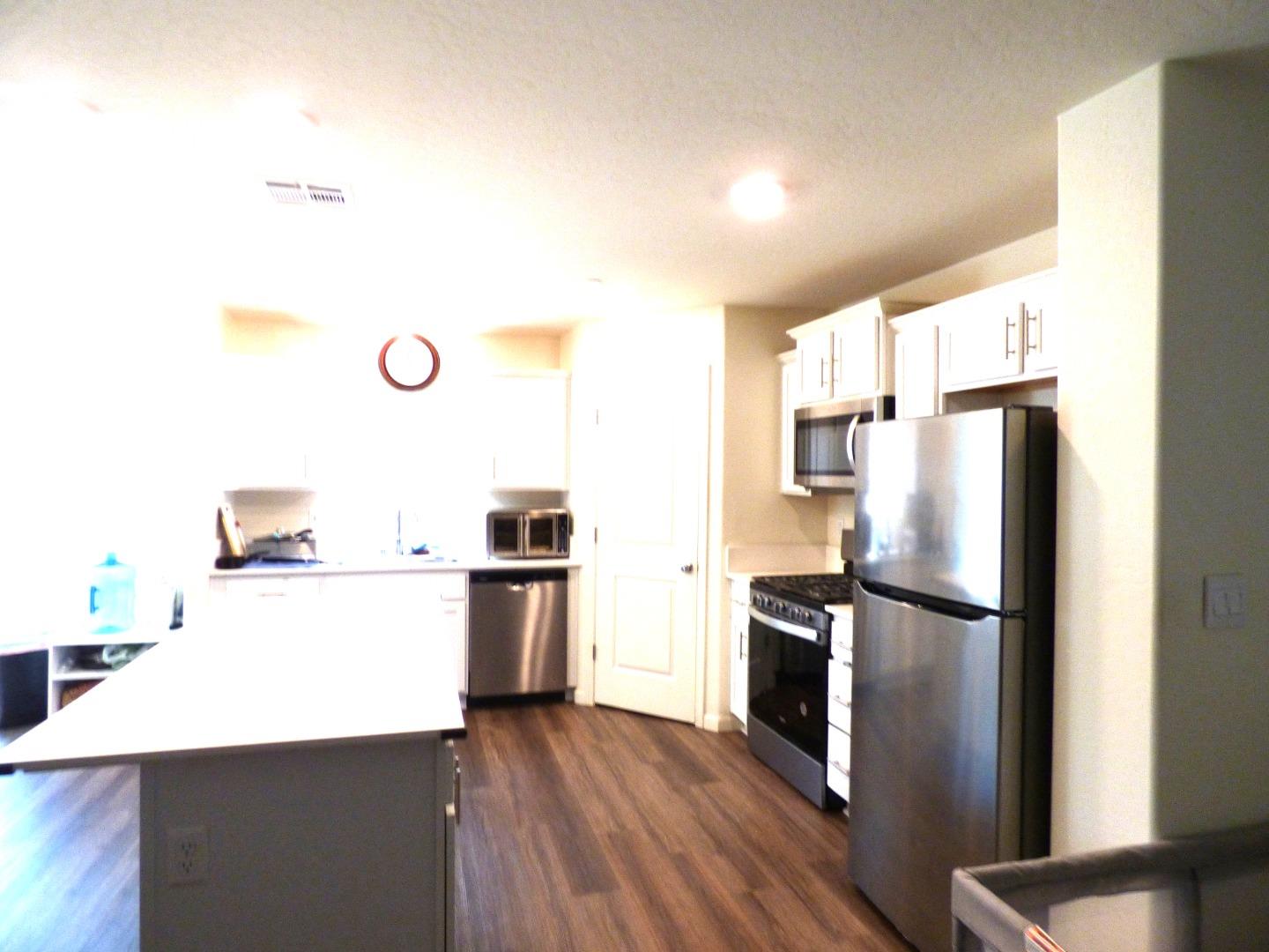 Detail Gallery Image 8 of 17 For 510 Perkins Rd, Madera,  CA 93637 - 4 Beds | 3 Baths