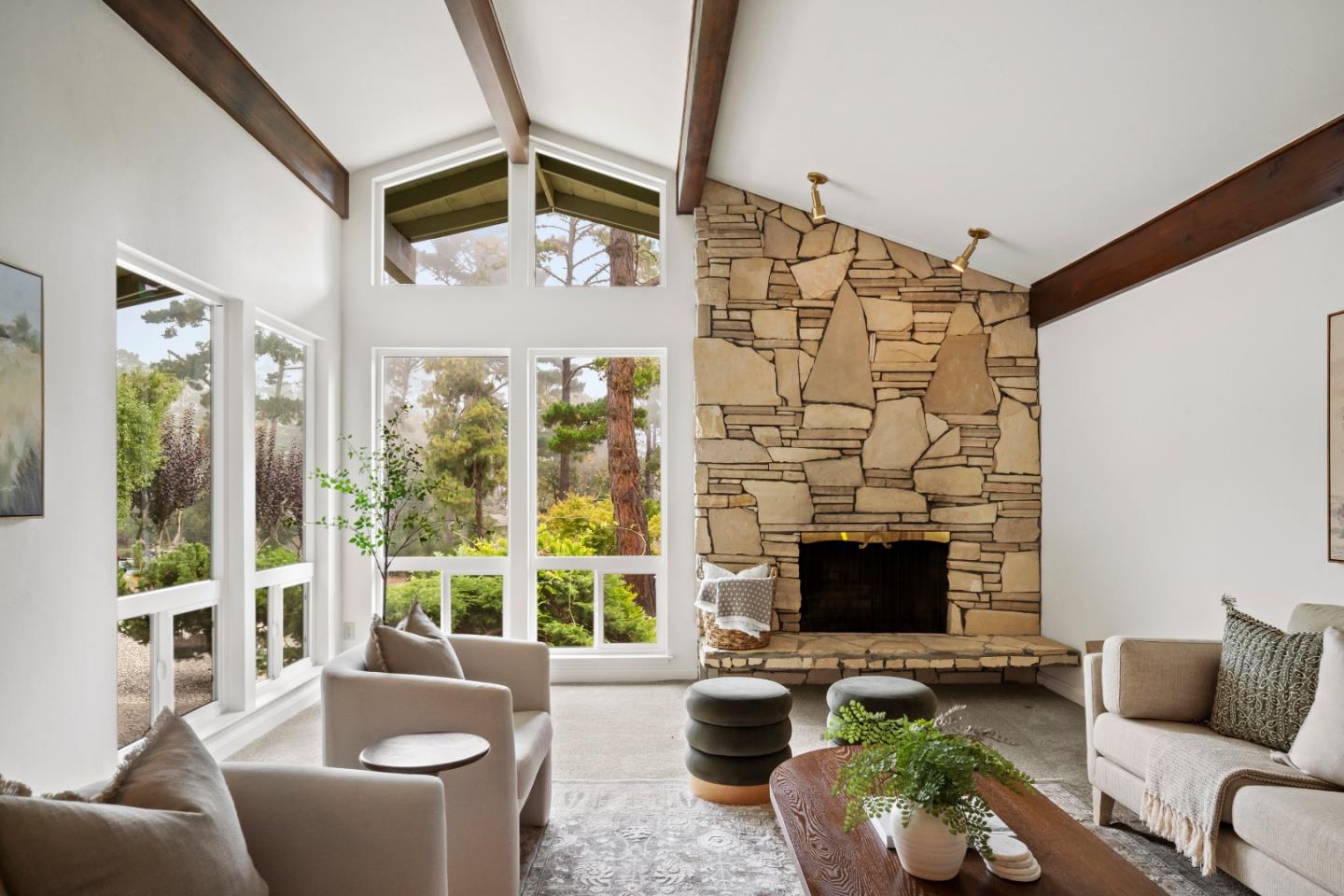 Detail Gallery Image 4 of 42 For 10 Wyndemere Vale, Monterey,  CA 93940 - 3 Beds | 2 Baths