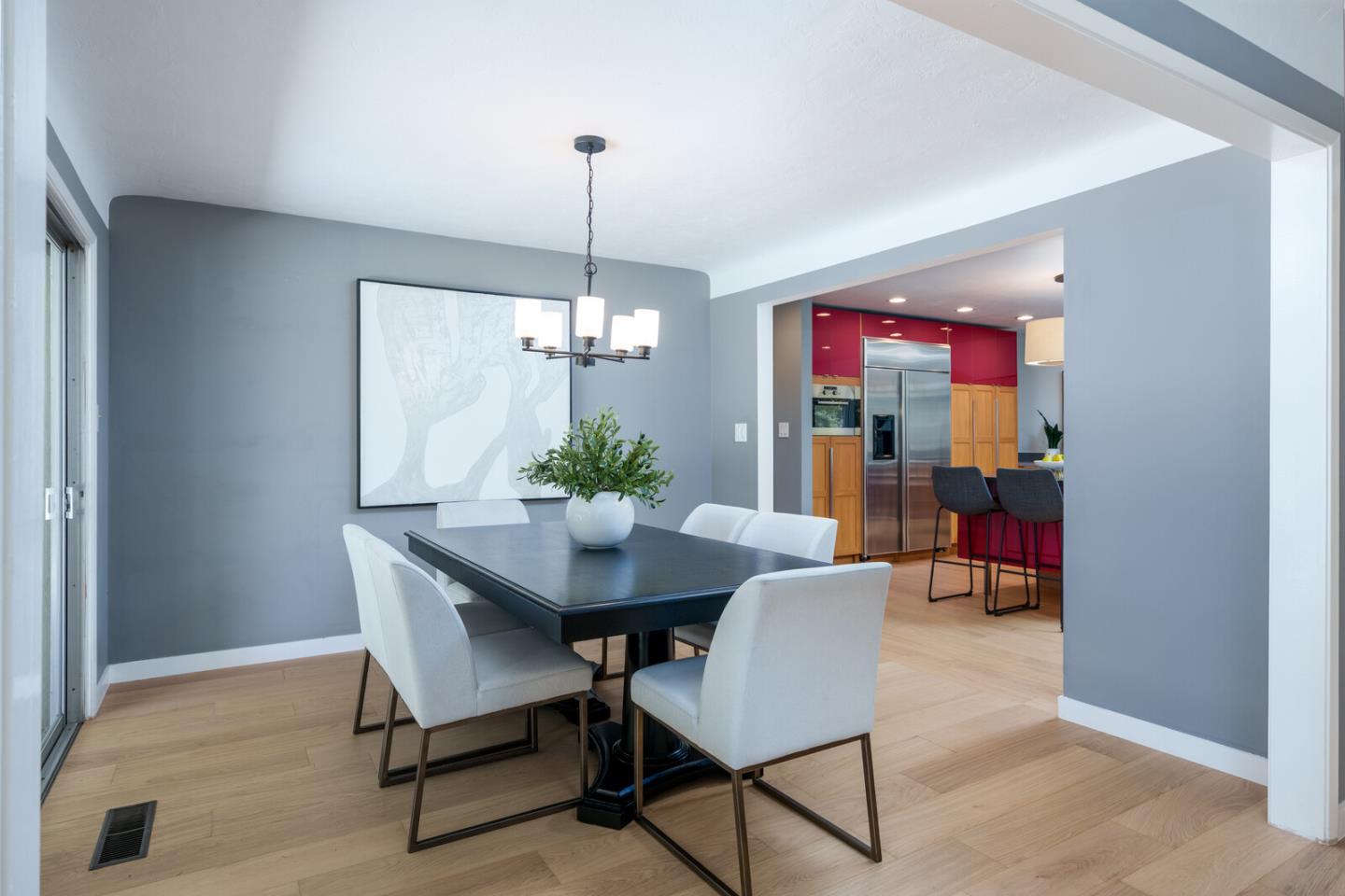 Detail Gallery Image 12 of 26 For 1981 Newcastle Dr, Los Altos,  CA 94024 - 4 Beds | 2/1 Baths