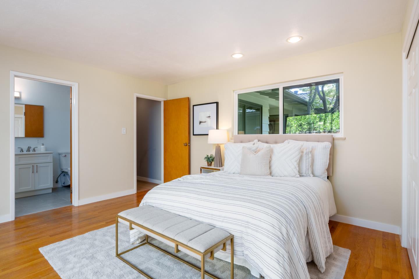 Detail Gallery Image 14 of 26 For 1981 Newcastle Dr, Los Altos,  CA 94024 - 4 Beds | 2/1 Baths