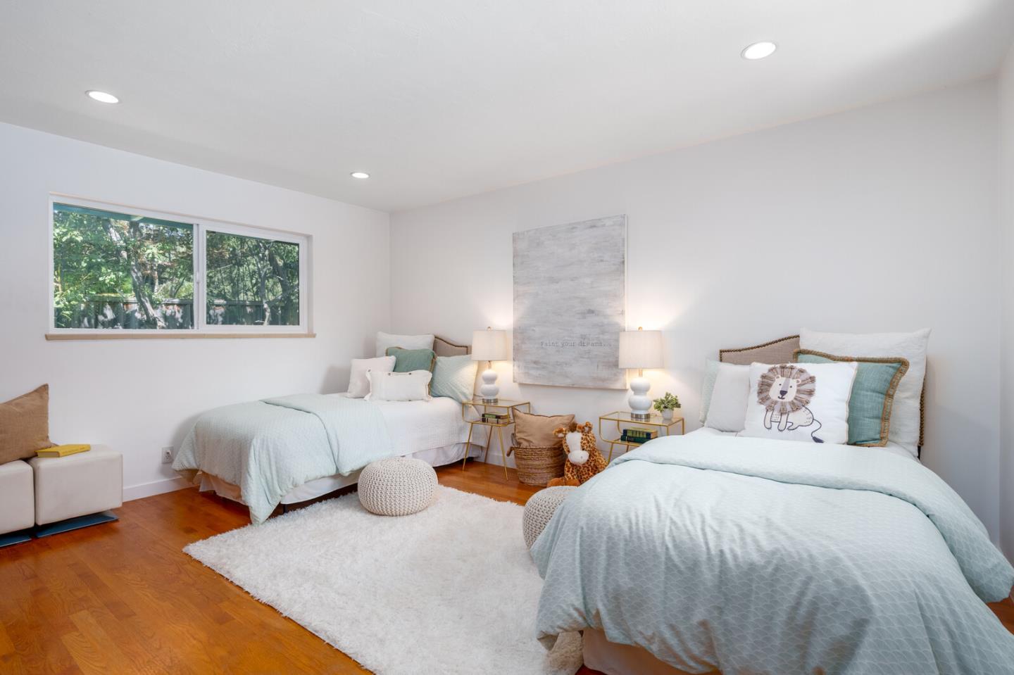 Detail Gallery Image 17 of 26 For 1981 Newcastle Dr, Los Altos,  CA 94024 - 4 Beds | 2/1 Baths