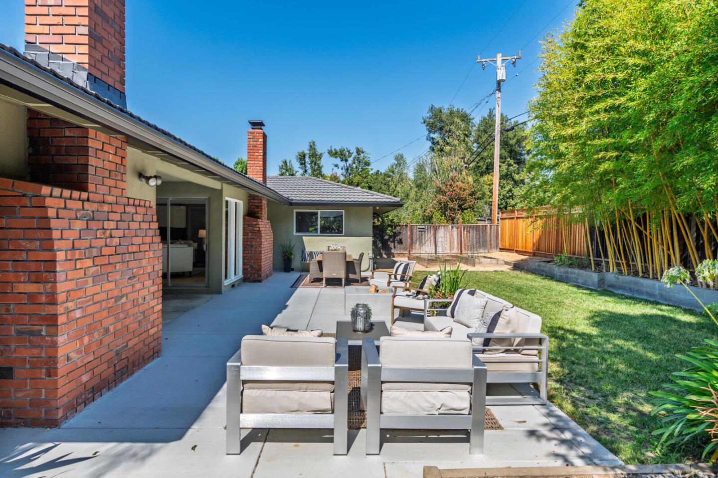 Detail Gallery Image 23 of 26 For 1981 Newcastle Dr, Los Altos,  CA 94024 - 4 Beds | 2/1 Baths