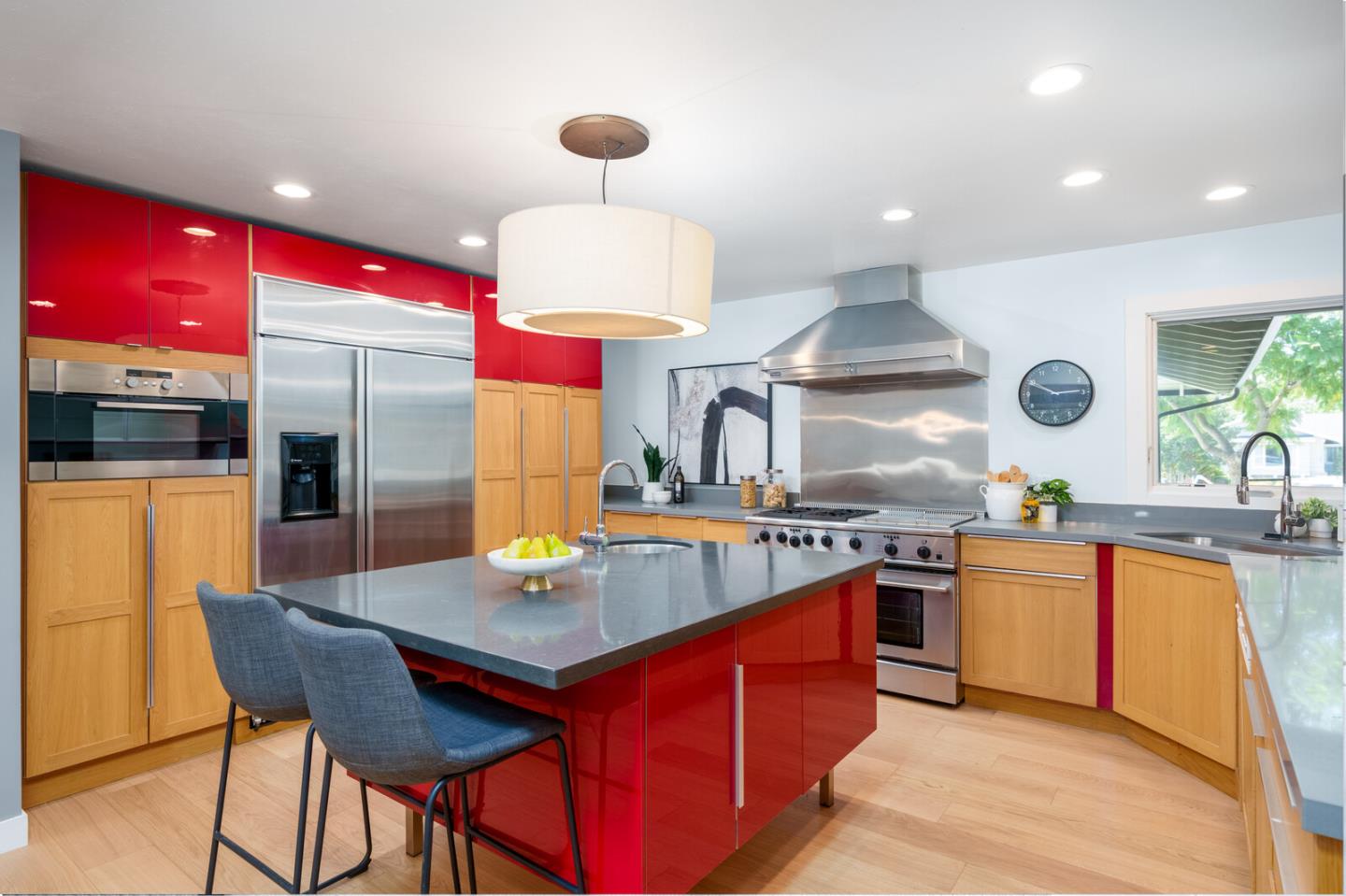 Detail Gallery Image 3 of 26 For 1981 Newcastle Dr, Los Altos,  CA 94024 - 4 Beds | 2/1 Baths