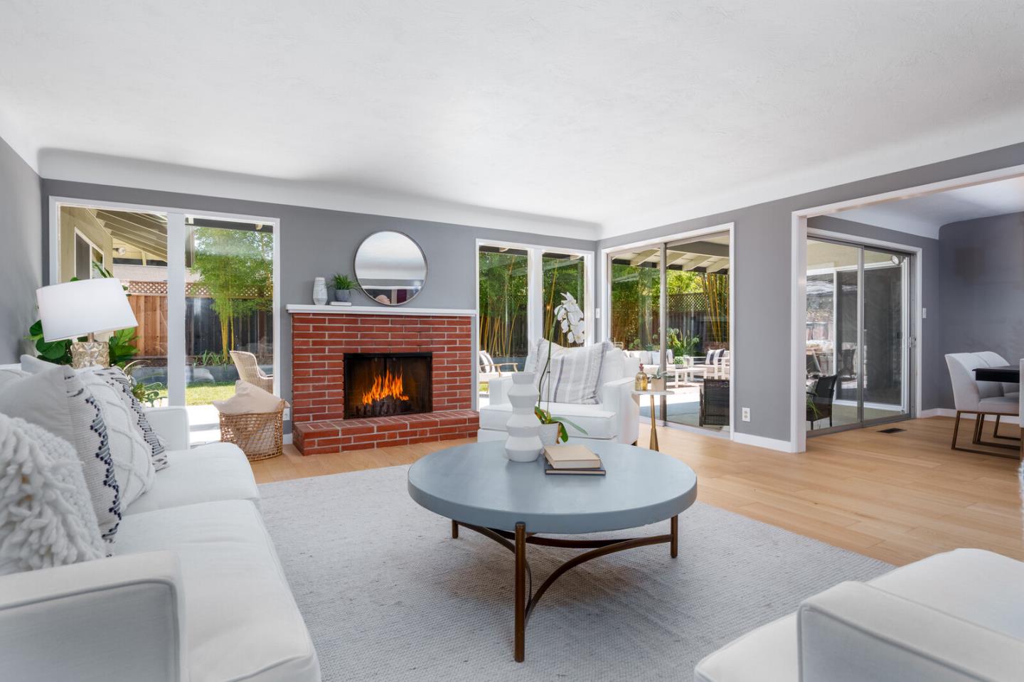 Detail Gallery Image 8 of 26 For 1981 Newcastle Dr, Los Altos,  CA 94024 - 4 Beds | 2/1 Baths