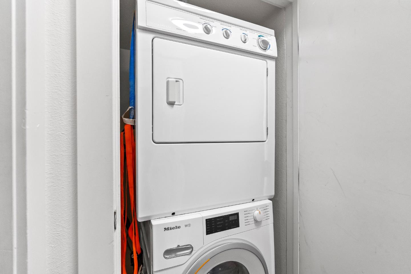 Detail Gallery Image 19 of 37 For 411 Broadway #B,  Santa Cruz,  CA 95060 - 3 Beds | 2 Baths