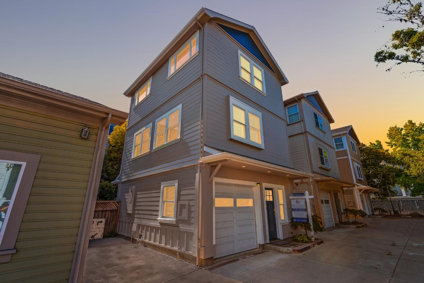 Detail Gallery Image 23 of 37 For 411 Broadway #B,  Santa Cruz,  CA 95060 - 3 Beds | 2 Baths