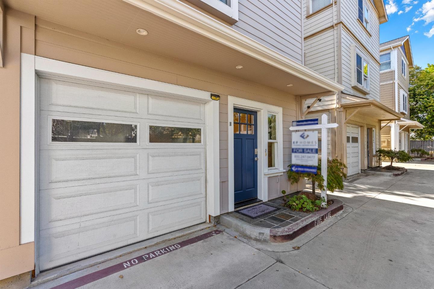 Detail Gallery Image 4 of 37 For 411 Broadway #B,  Santa Cruz,  CA 95060 - 3 Beds | 2 Baths