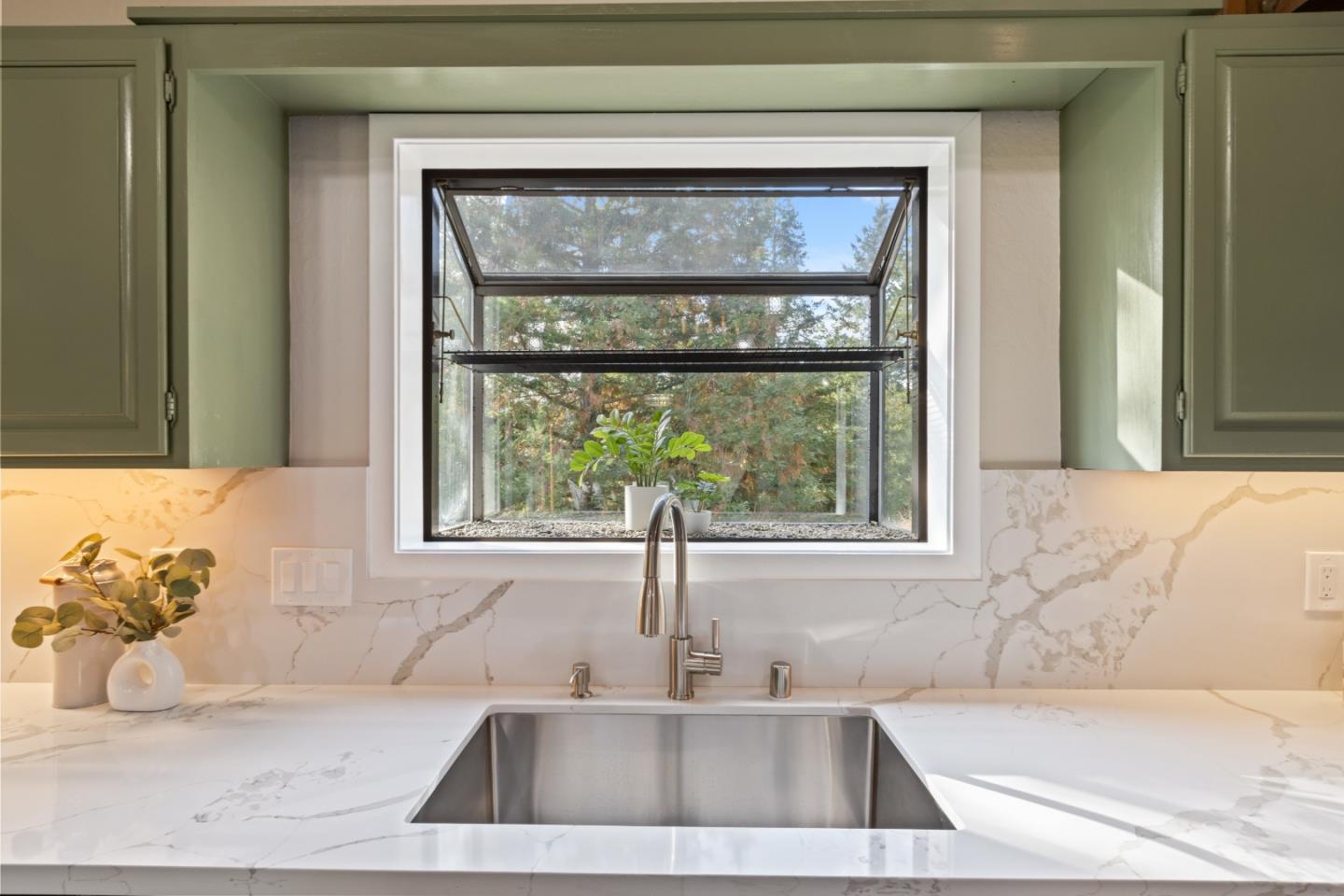 Detail Gallery Image 9 of 45 For 500 Troy Rd, Boulder Creek,  CA 95006 - 3 Beds | 2 Baths