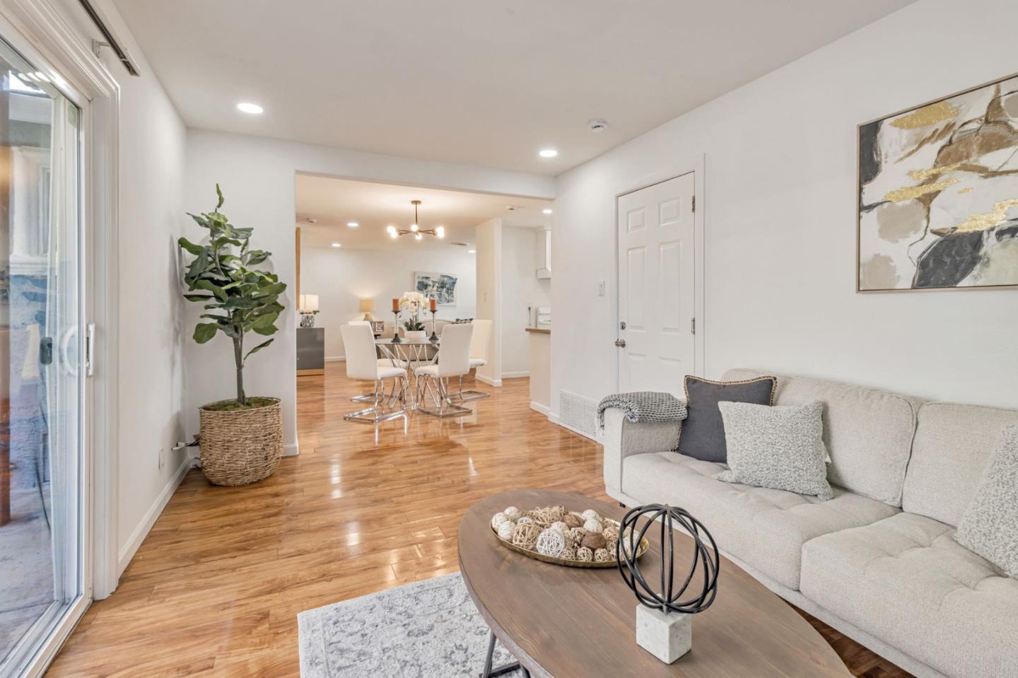 Detail Gallery Image 10 of 38 For 4692 Symphony Ln, San Jose,  CA 95111 - 3 Beds | 2 Baths