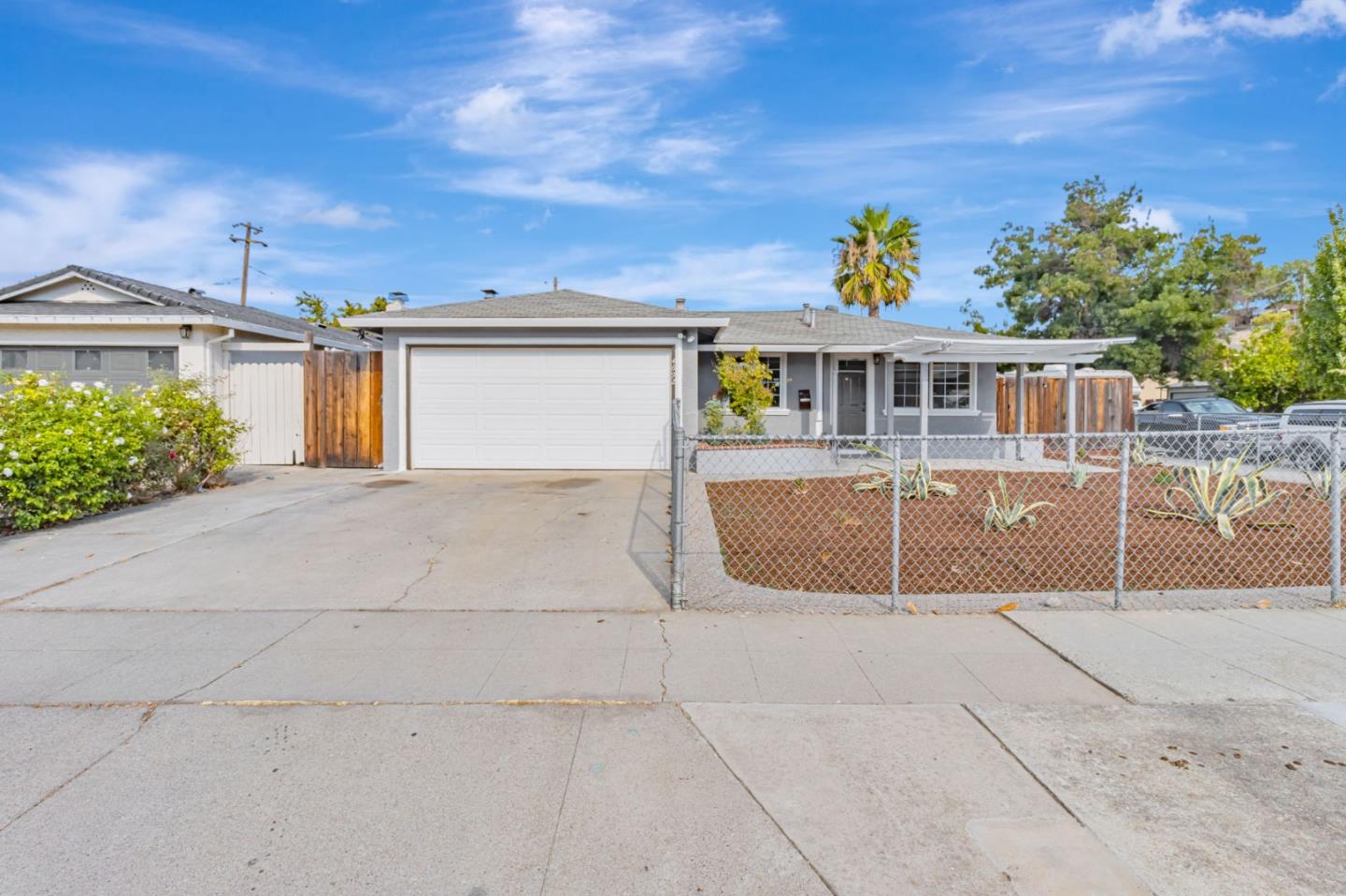 Detail Gallery Image 2 of 38 For 4692 Symphony Ln, San Jose,  CA 95111 - 3 Beds | 2 Baths