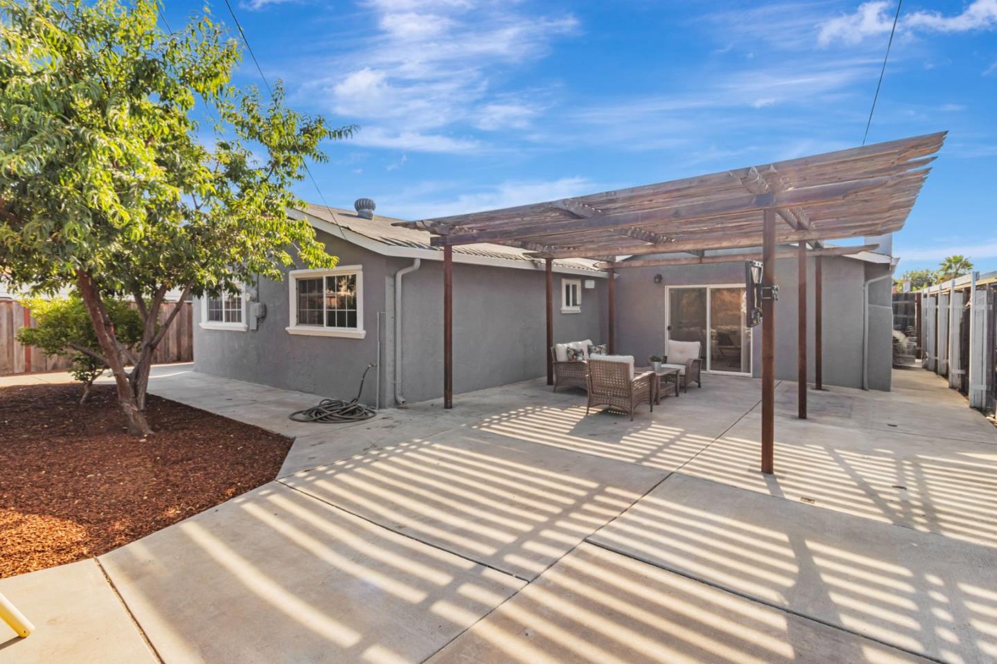 Detail Gallery Image 33 of 38 For 4692 Symphony Ln, San Jose,  CA 95111 - 3 Beds | 2 Baths