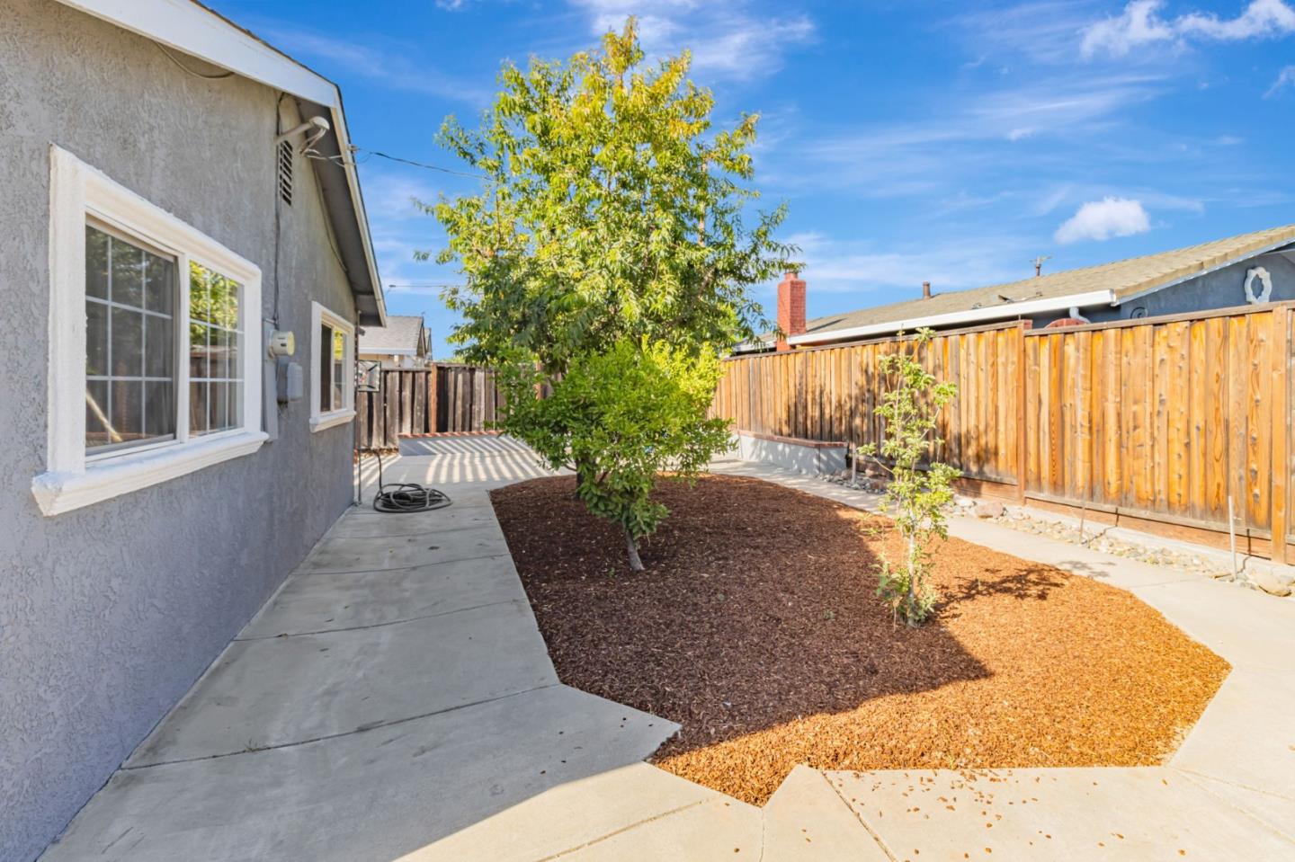 Detail Gallery Image 36 of 38 For 4692 Symphony Ln, San Jose,  CA 95111 - 3 Beds | 2 Baths