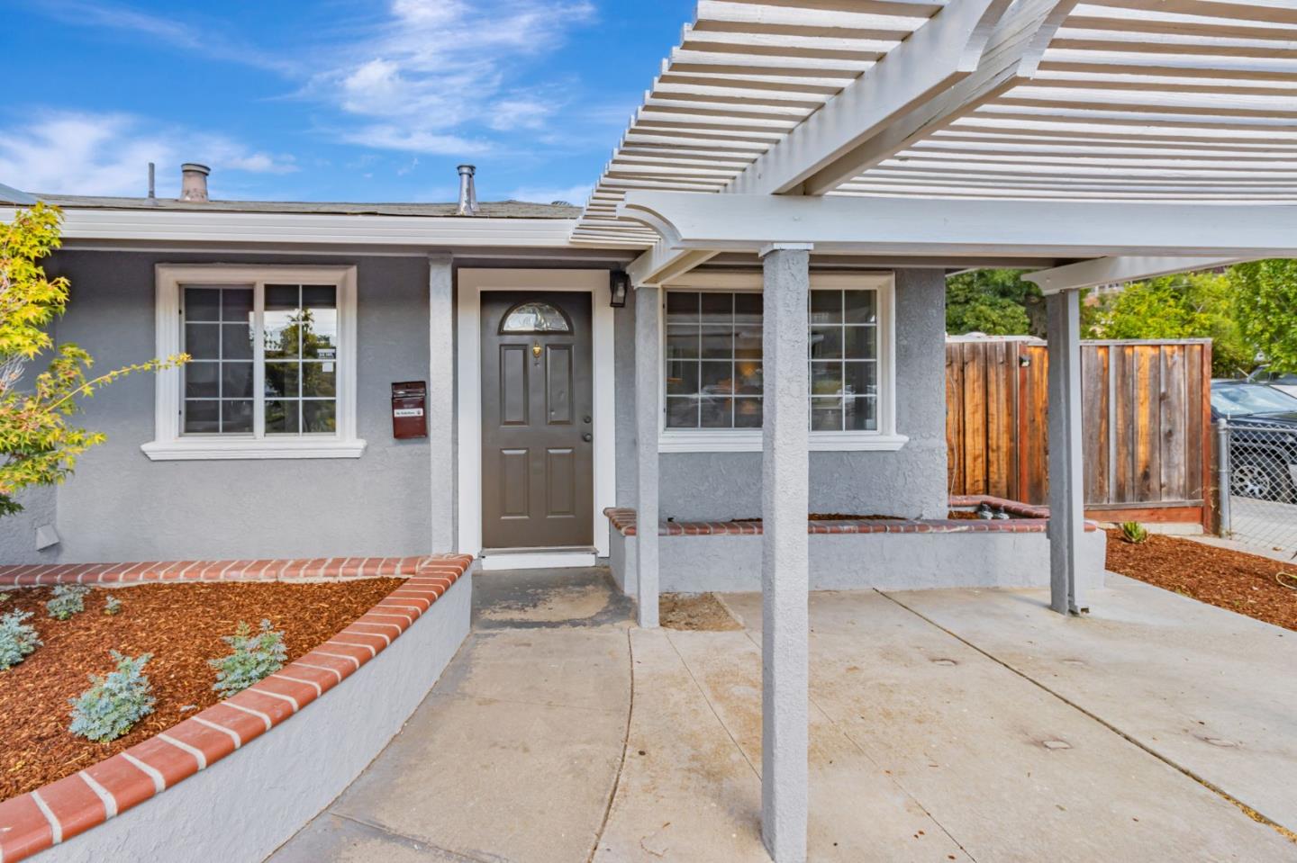 Detail Gallery Image 4 of 38 For 4692 Symphony Ln, San Jose,  CA 95111 - 3 Beds | 2 Baths