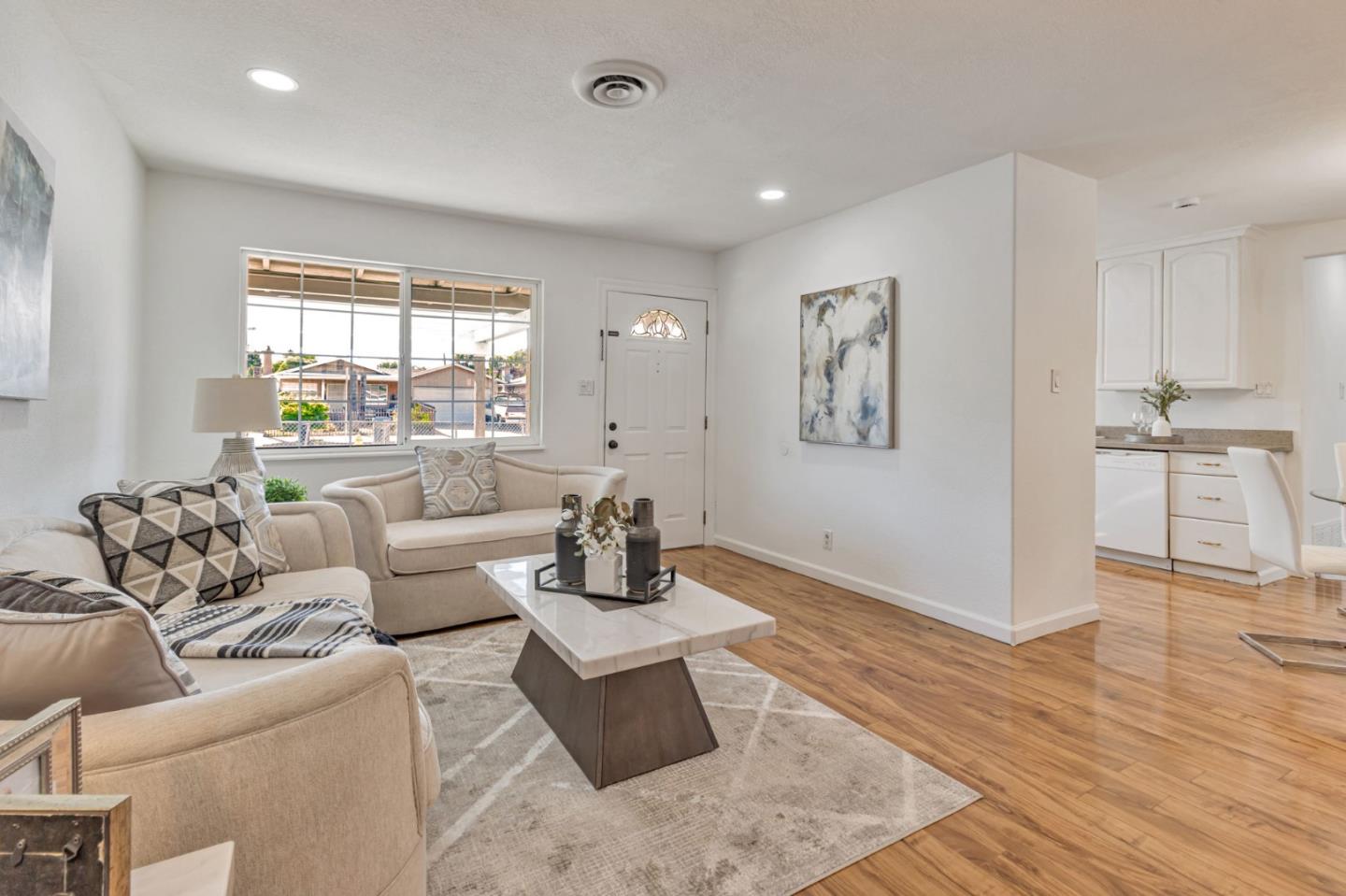 Detail Gallery Image 6 of 38 For 4692 Symphony Ln, San Jose,  CA 95111 - 3 Beds | 2 Baths