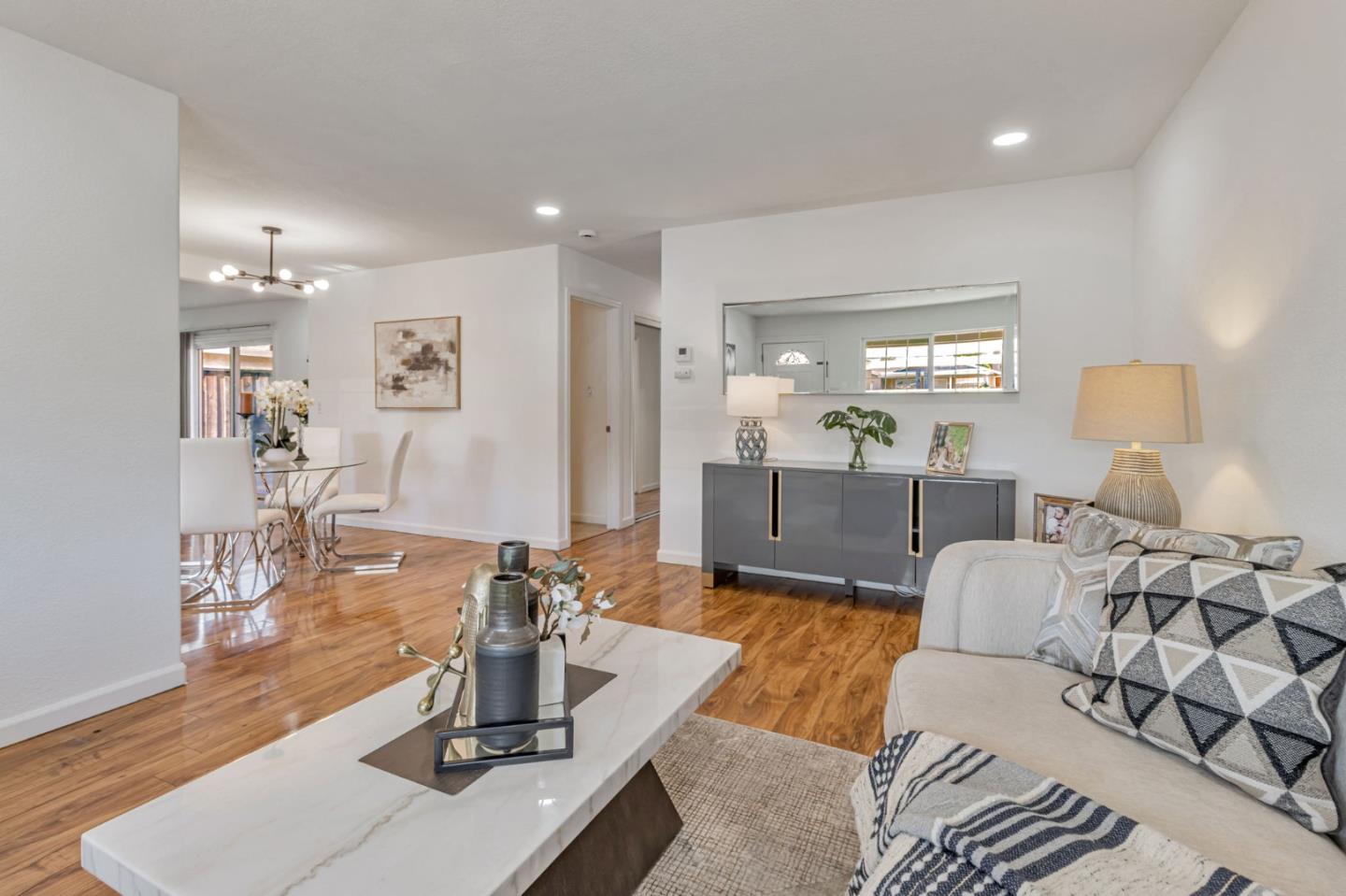 Detail Gallery Image 7 of 38 For 4692 Symphony Ln, San Jose,  CA 95111 - 3 Beds | 2 Baths