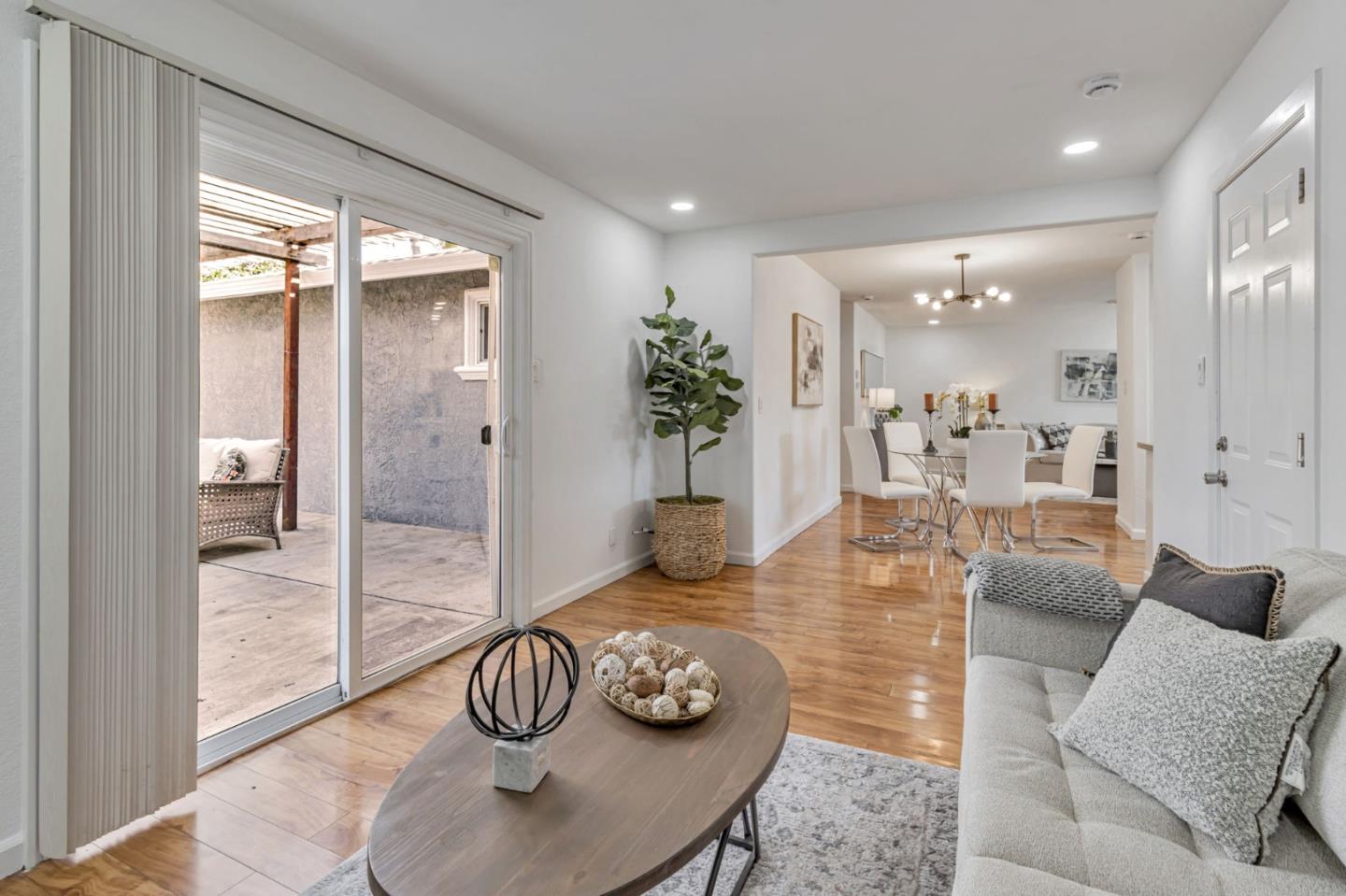 Detail Gallery Image 9 of 38 For 4692 Symphony Ln, San Jose,  CA 95111 - 3 Beds | 2 Baths
