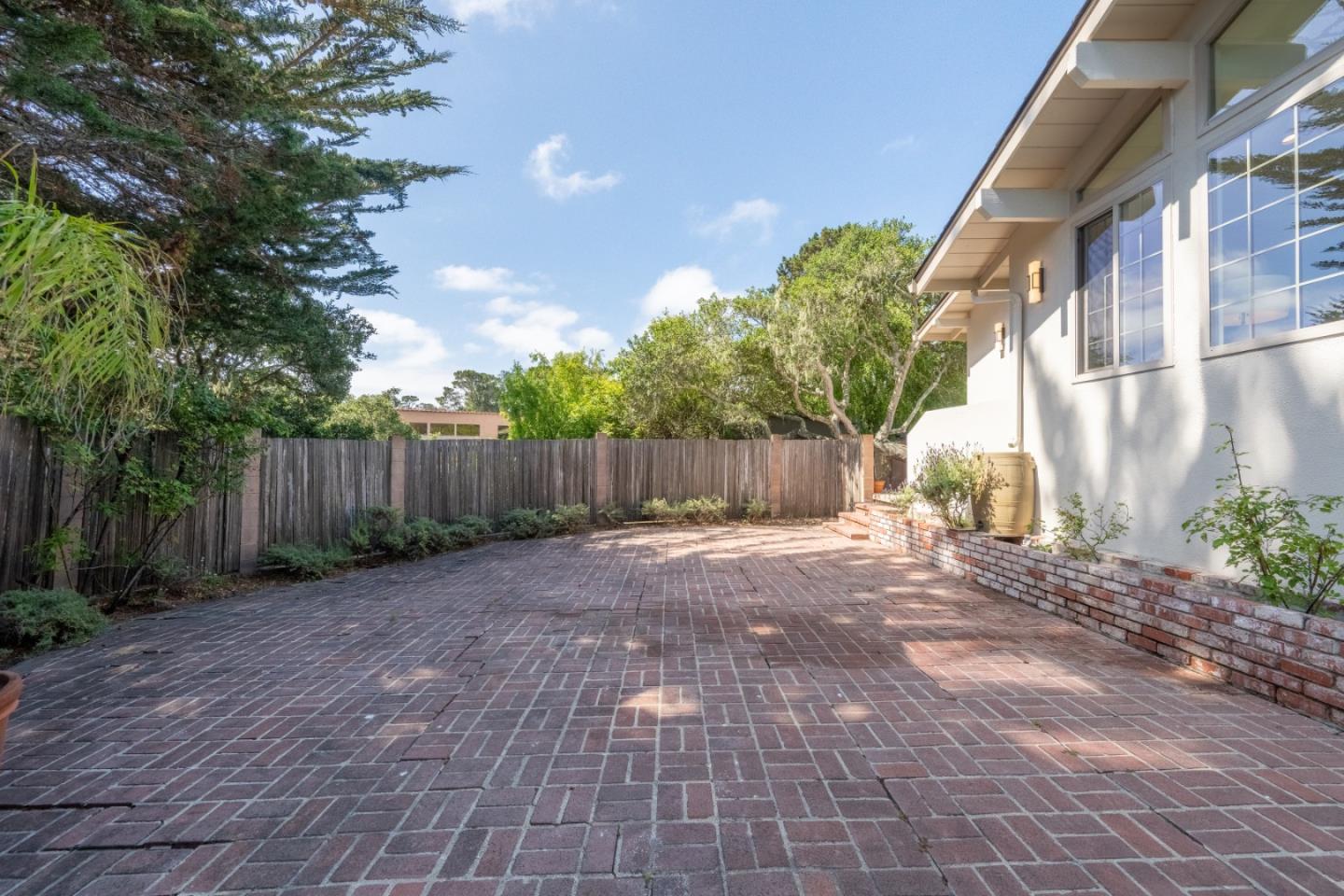 Detail Gallery Image 24 of 29 For 1 El Caminito Del Sur, Monterey,  CA 93940 - 3 Beds | 2 Baths