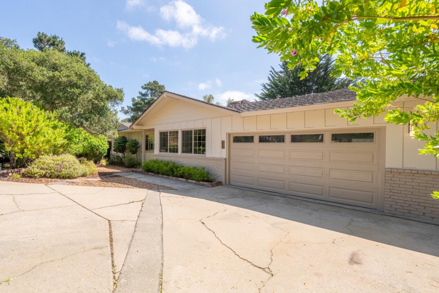 Detail Gallery Image 25 of 29 For 1 El Caminito Del Sur, Monterey,  CA 93940 - 3 Beds | 2 Baths