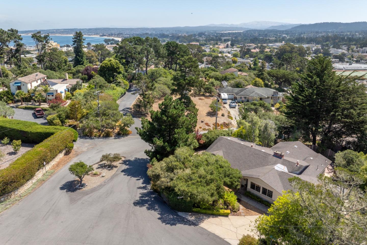 Detail Gallery Image 27 of 29 For 1 El Caminito Del Sur, Monterey,  CA 93940 - 3 Beds | 2 Baths