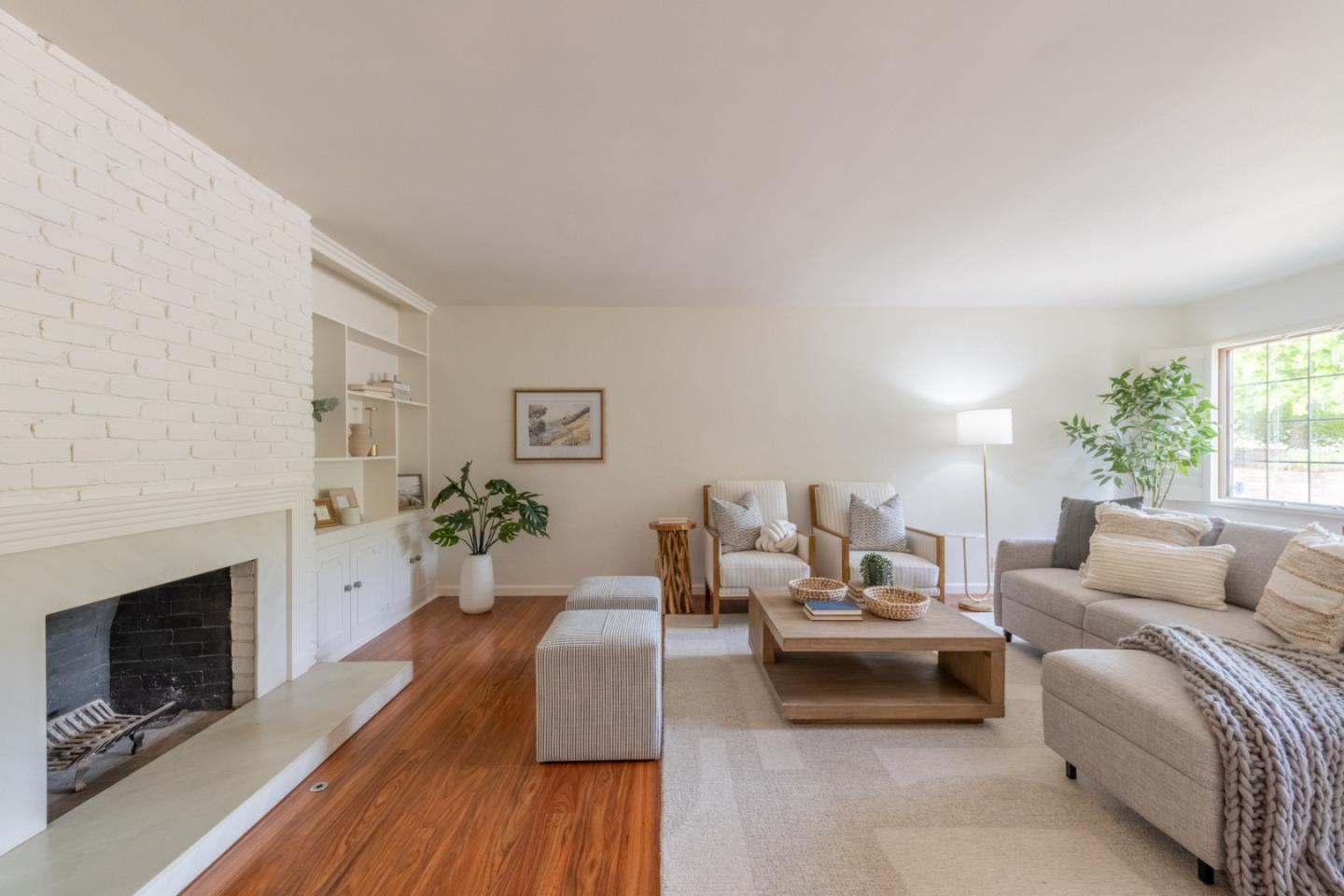 Detail Gallery Image 4 of 29 For 1 El Caminito Del Sur, Monterey,  CA 93940 - 3 Beds | 2 Baths