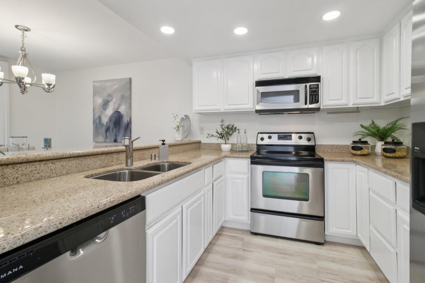 Detail Gallery Image 11 of 29 For 70 Union Pl, Campbell,  CA 95008 - 3 Beds | 2 Baths