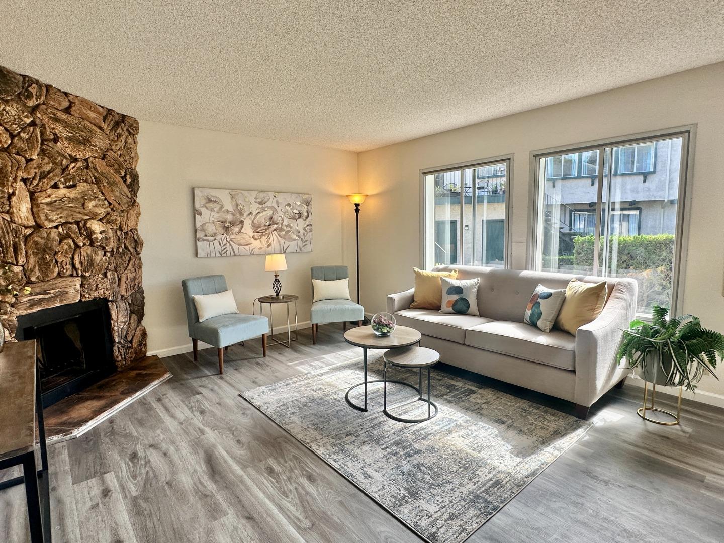 Detail Gallery Image 5 of 25 For 1031 Clyde Ave #1802,  Santa Clara,  CA 95054 - 2 Beds | 2/1 Baths