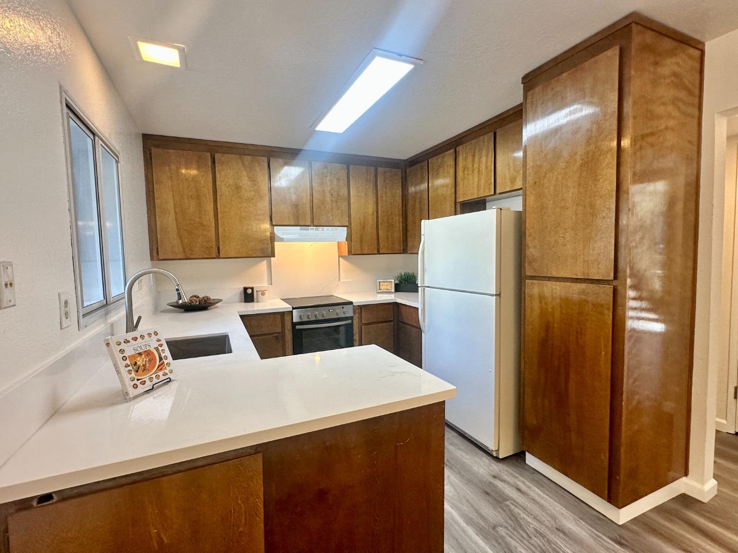Detail Gallery Image 8 of 25 For 1031 Clyde Ave #1802,  Santa Clara,  CA 95054 - 2 Beds | 2/1 Baths