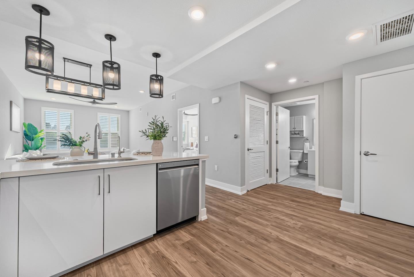 Detail Gallery Image 7 of 37 For 1048 Monroe Street #218,  Santa Clara,  CA 95050 - 1 Beds | 1 Baths