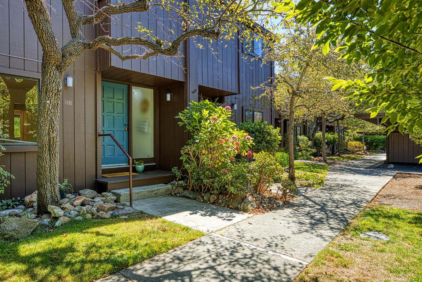 Detail Gallery Image 2 of 28 For 116 Shelter Lagoon Dr, Santa Cruz,  CA 95060 - 2 Beds | 1/1 Baths
