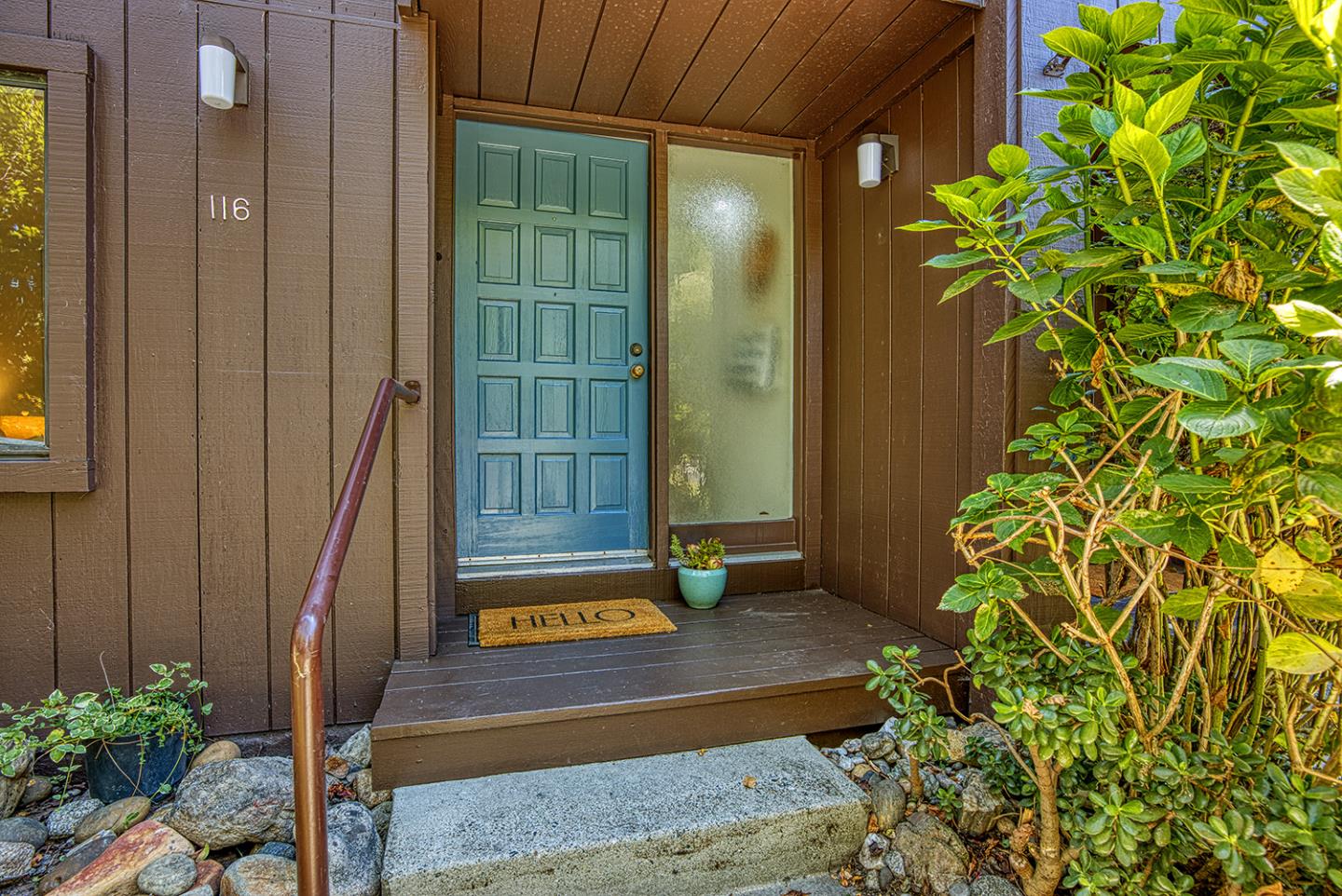 Detail Gallery Image 3 of 28 For 116 Shelter Lagoon Dr, Santa Cruz,  CA 95060 - 2 Beds | 1/1 Baths