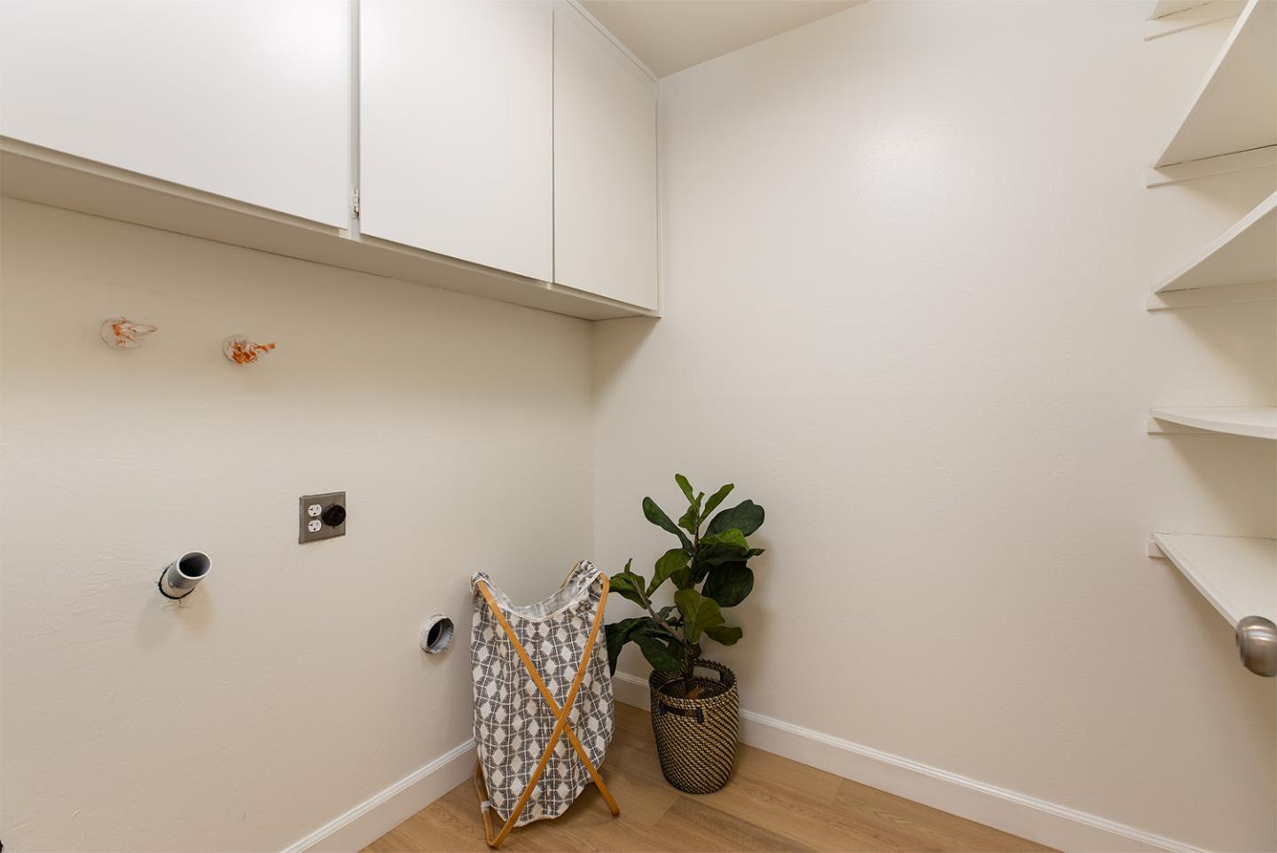 Detail Gallery Image 9 of 28 For 116 Shelter Lagoon Dr, Santa Cruz,  CA 95060 - 2 Beds | 1/1 Baths