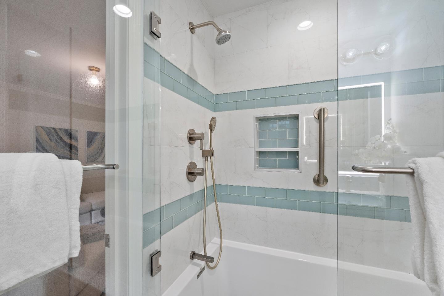 Detail Gallery Image 22 of 34 For 3825 Woodford Dr, San Jose,  CA 95124 - 4 Beds | 2 Baths